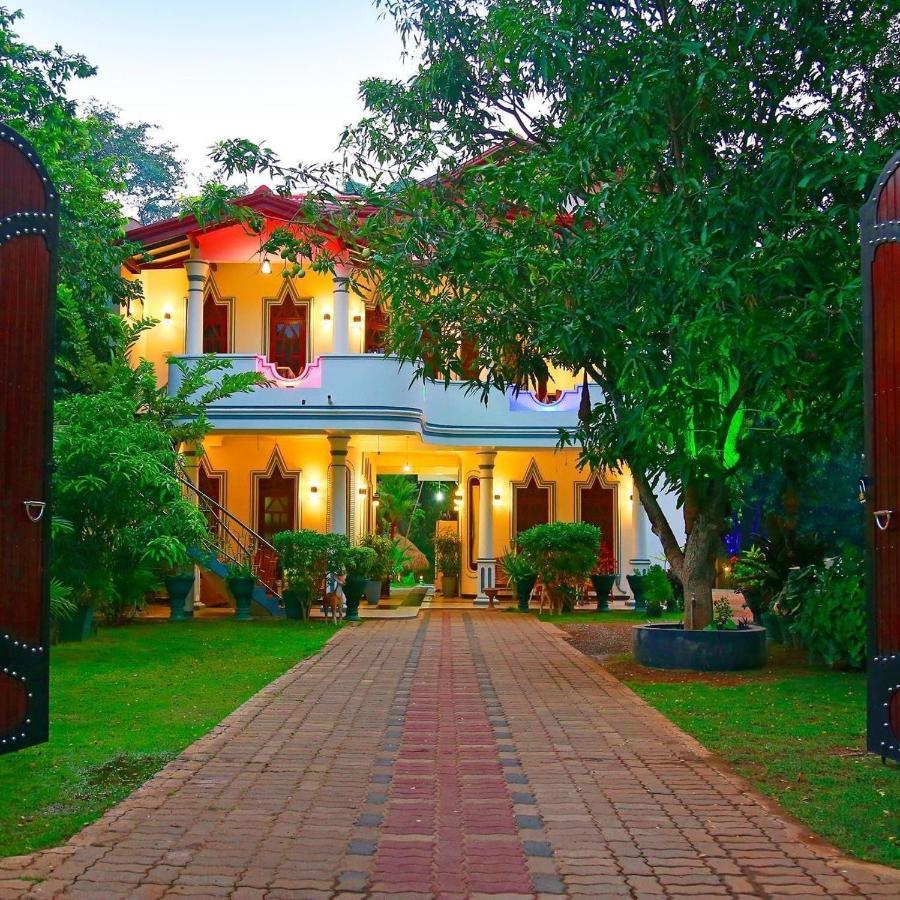 Hotel River Front Tissamaharama Ngoại thất bức ảnh