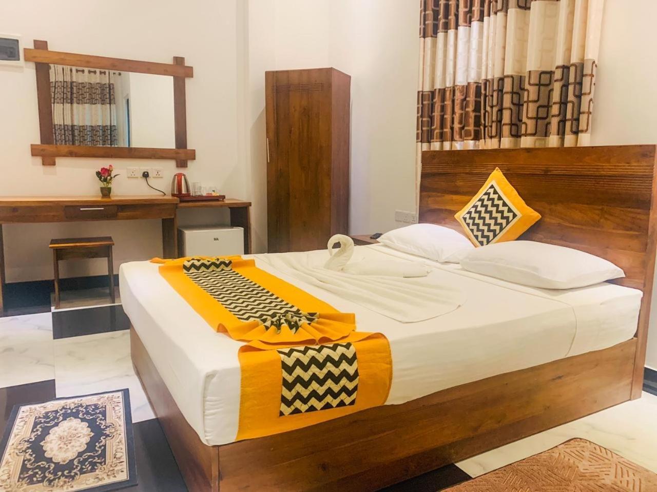 Hotel River Front Tissamaharama Ngoại thất bức ảnh