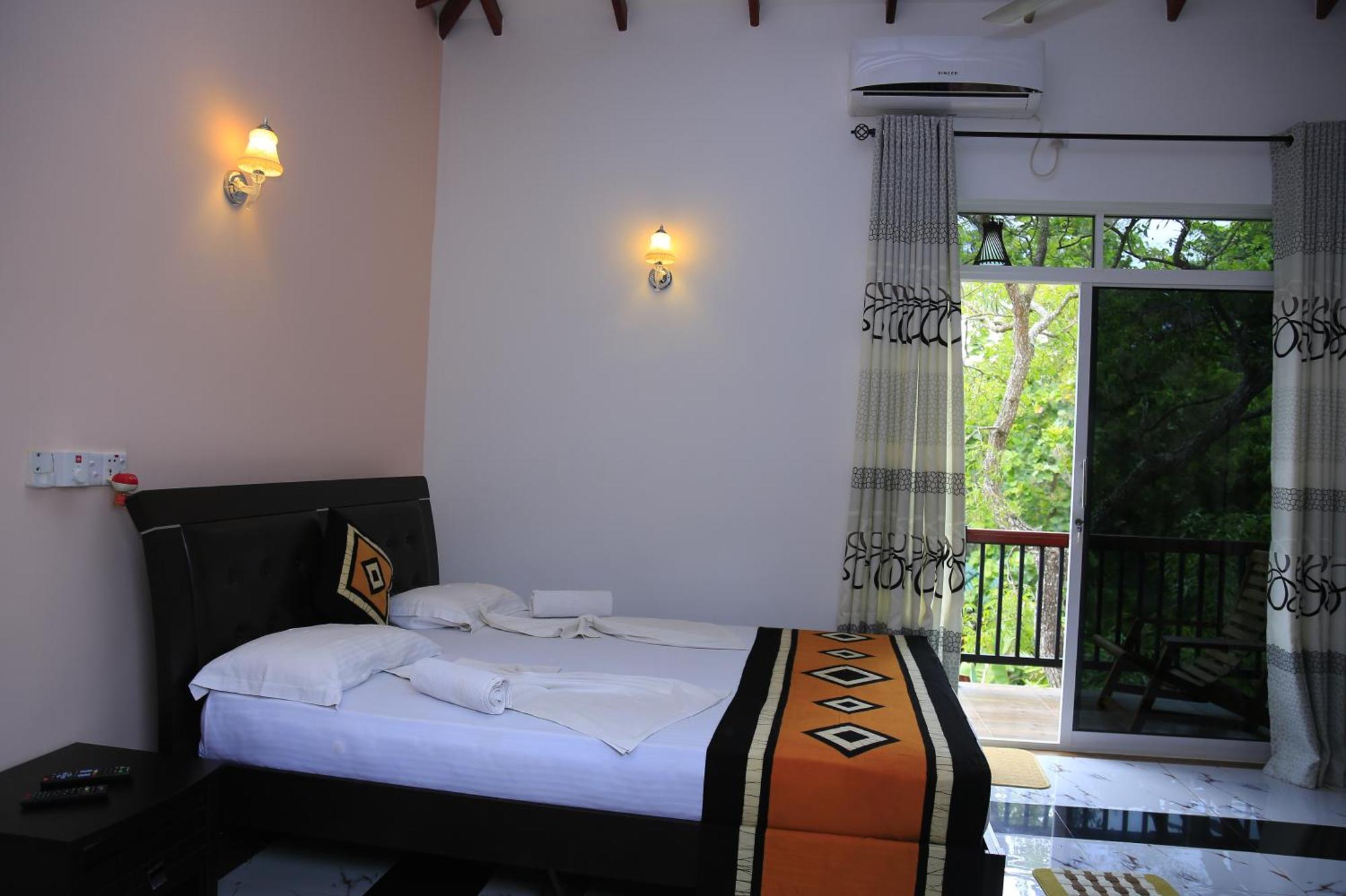 Hotel River Front Tissamaharama Ngoại thất bức ảnh