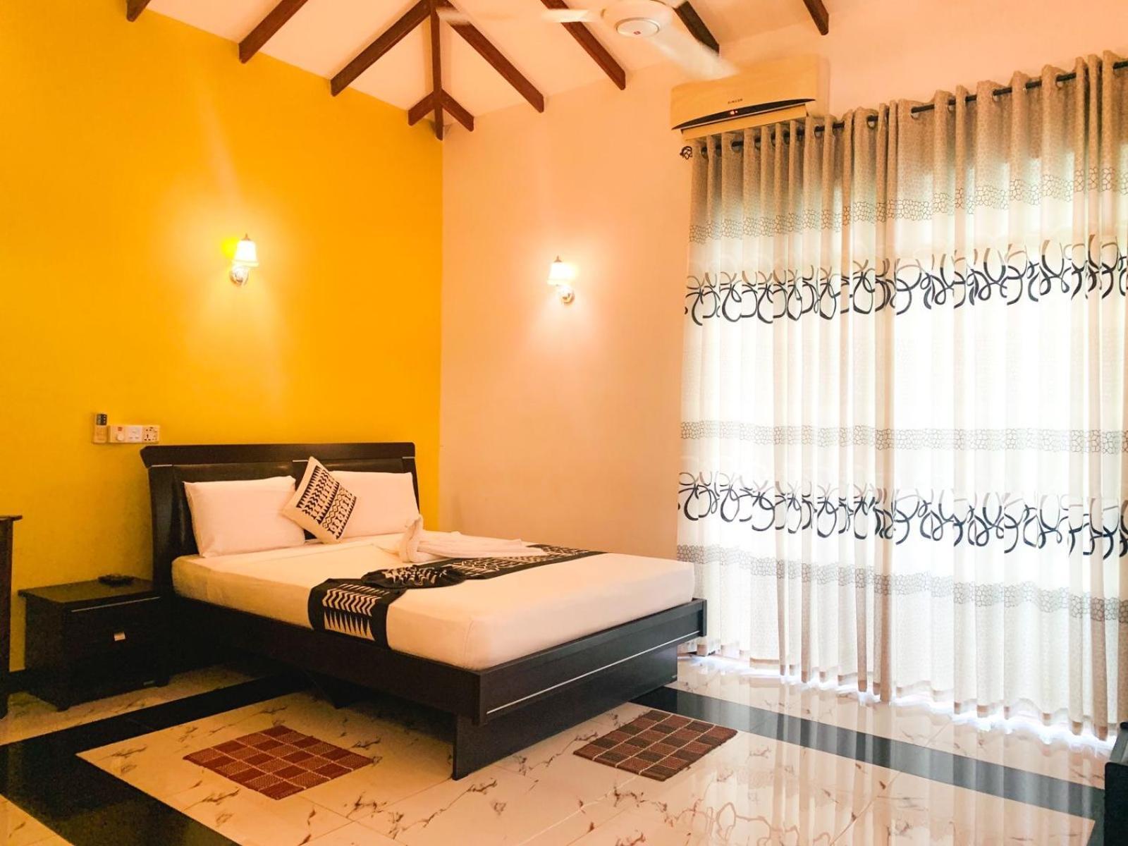 Hotel River Front Tissamaharama Ngoại thất bức ảnh