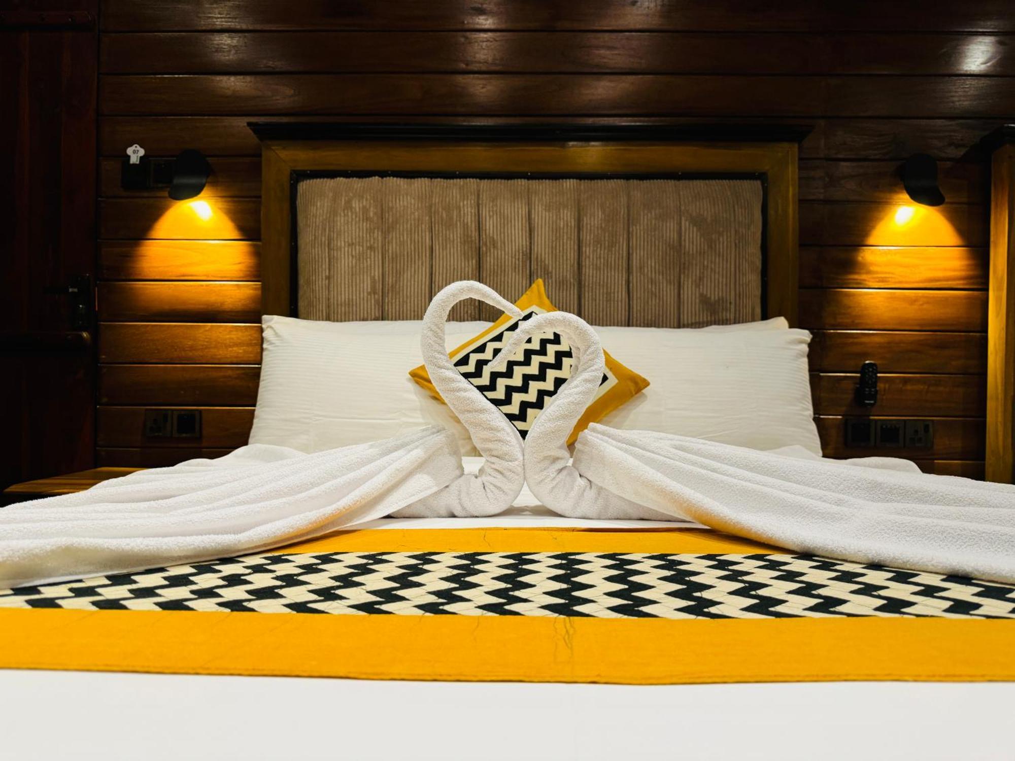 Hotel River Front Tissamaharama Ngoại thất bức ảnh