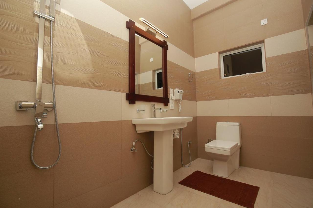 Hotel River Front Tissamaharama Ngoại thất bức ảnh