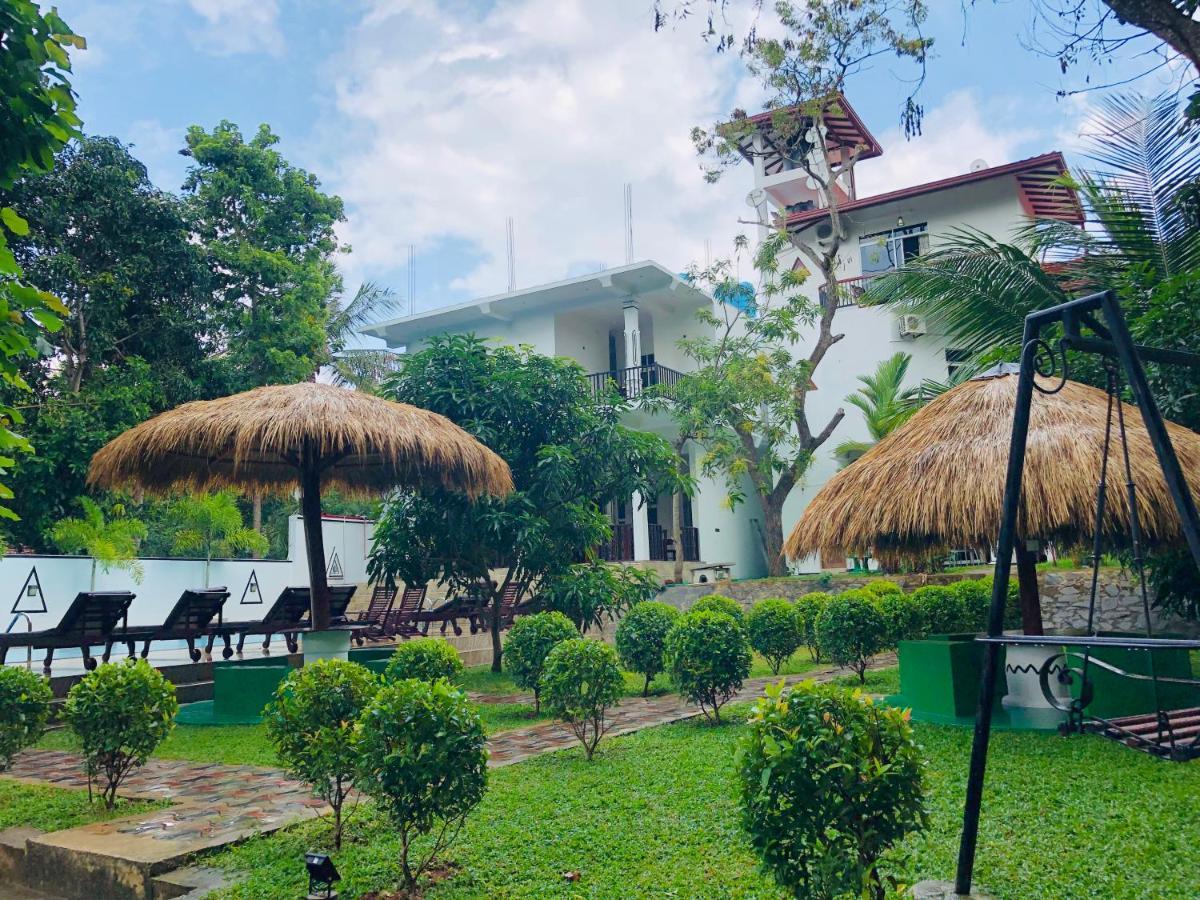 Hotel River Front Tissamaharama Ngoại thất bức ảnh